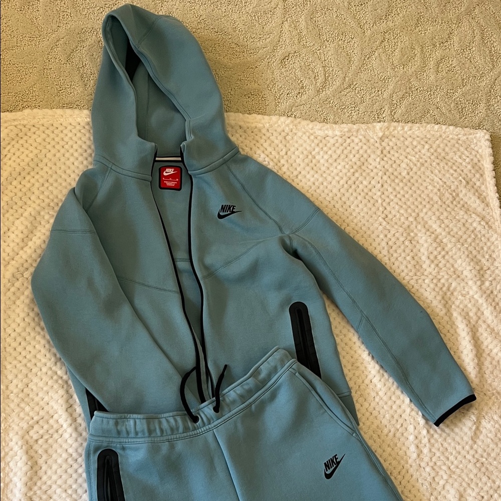 Nike Teal Hoodie and Jogger Set